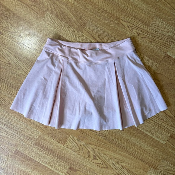 Nike Dresses & Skirts - Nike women’s light pink/ peach golf tennis skort skirt with shorts size XL